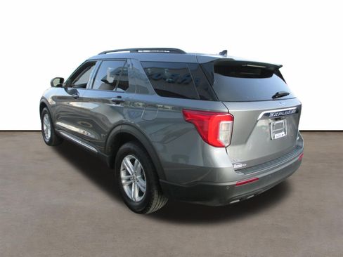 Used 2024 Ford Explorer XLT AWD/4WD image 5