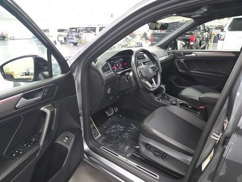 Used 2024 Volkswagen Tiguan SE R-Line AWD/4WD image 14
