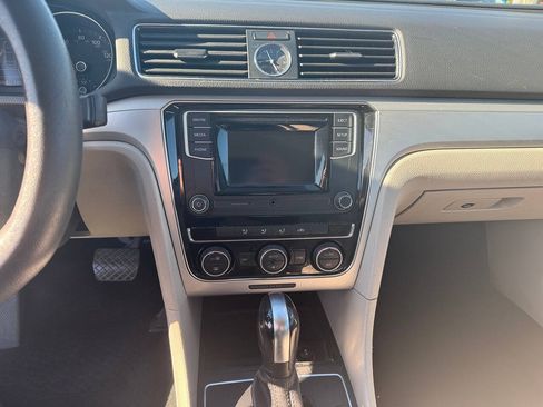 Used 2016 Volkswagen Passat 1.8T S FWD image 13
