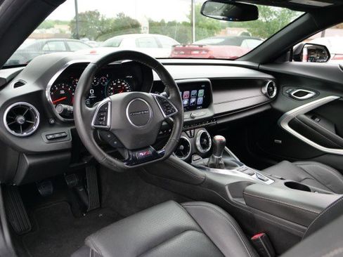 Used 2018 Chevrolet Camaro SS image 2