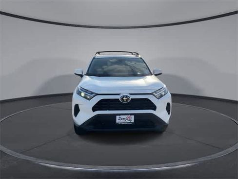 Used 2025 Toyota RAV4 XLE image 3