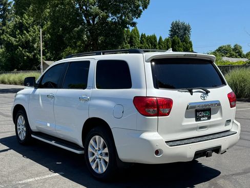 Used 2017 Toyota Sequoia Platinum AWD/4WD image 4