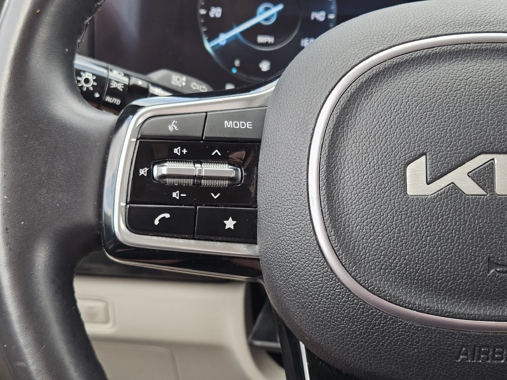 Used 2024 Kia Carnival SX Prestige FWD image 28