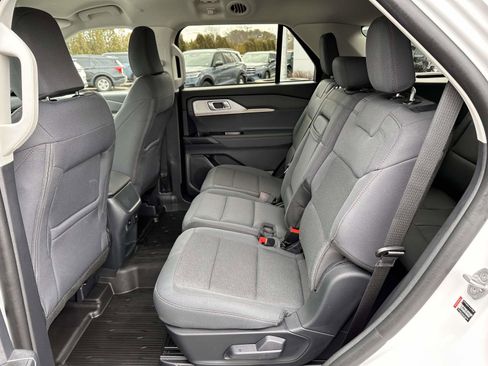 Used 2025 Ford Explorer Active image 13