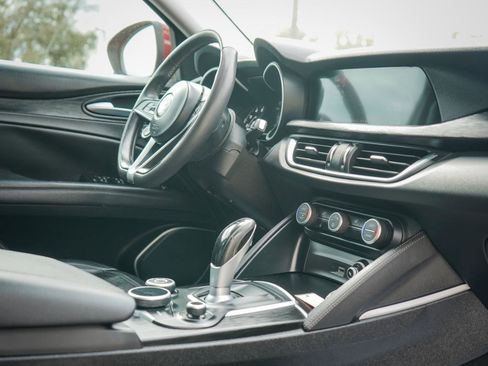 Used 2018 Alfa Romeo Stelvio Base w/ Cold Weather Package image 11