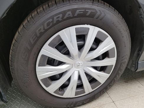 Used 2022 Toyota Camry LE FWD image 31