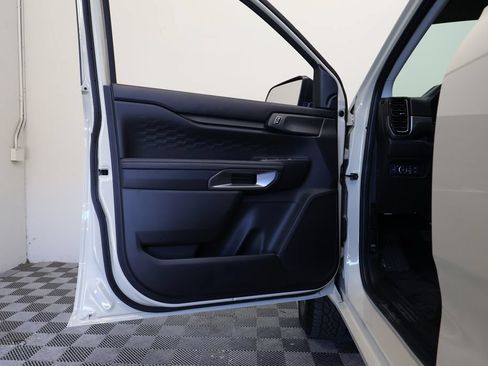 Used 2025 Ford Ranger XLT w/ Convenience Package RWD image 13