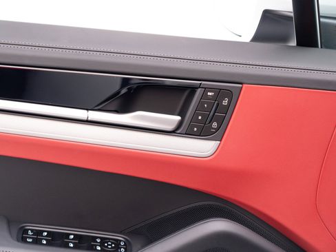 New 2026 Porsche Cayenne E-Hybrid Coupe image 25