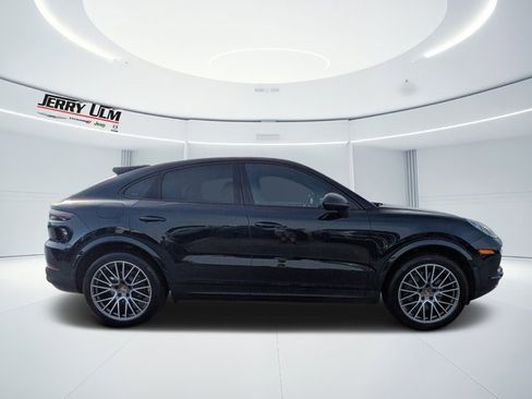 Used 2022 Porsche Cayenne S Platinum image 2