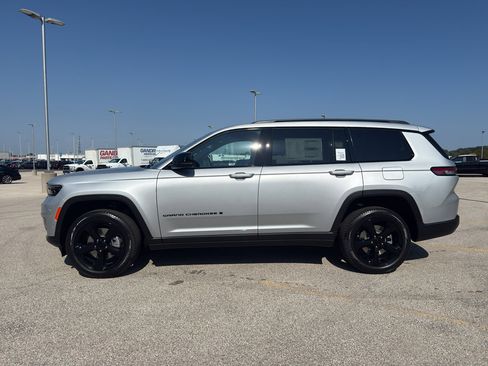 New 2025 Jeep Grand Cherokee L Limited w/ Luxury Tech Group II image 6