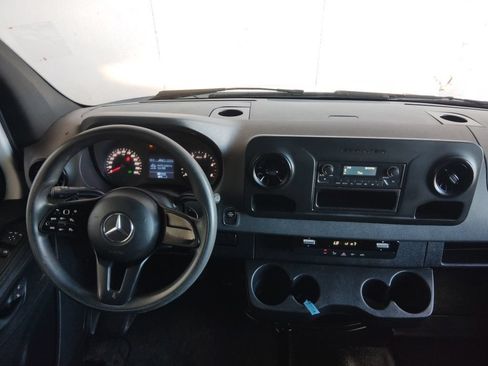 Used 2023 Mercedes-Benz Sprinter 2500 image 22