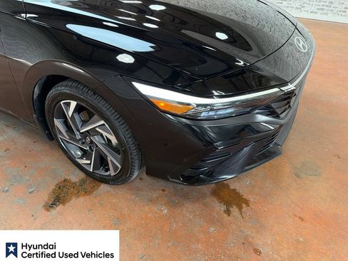 Used 2024 Hyundai Elantra SEL w/ Convenience Package FWD image 12