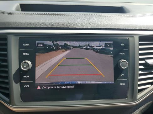 Used 2021 Volkswagen Atlas SE image 43