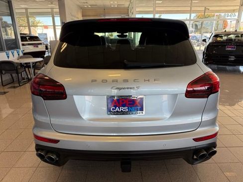 Used 2017 Porsche Cayenne S AWD/4WD image 6