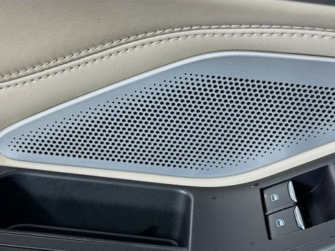 Used 2020 Ford Explorer Platinum w/ Premium Technology Package image 18