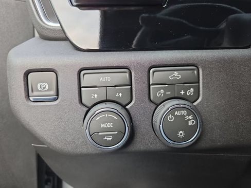 Used 2026 Chevrolet Silverado 1500 LT w/ LPO, Liner Protection Package AWD/4WD image 26
