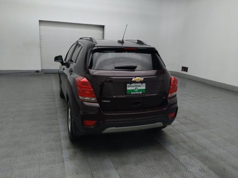 Used 2020 Chevrolet Trax LT w/ LT Convenience Package FWD image 6