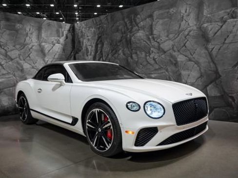 Used 2022 Bentley Continental GT image 15