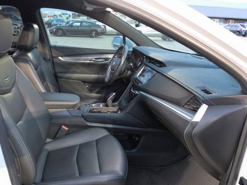 Used 2020 Cadillac XT5 Luxury image 30