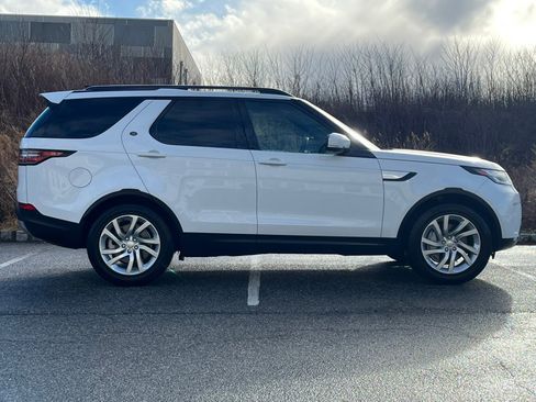 Used 2018 Land Rover Discovery HSE image 9
