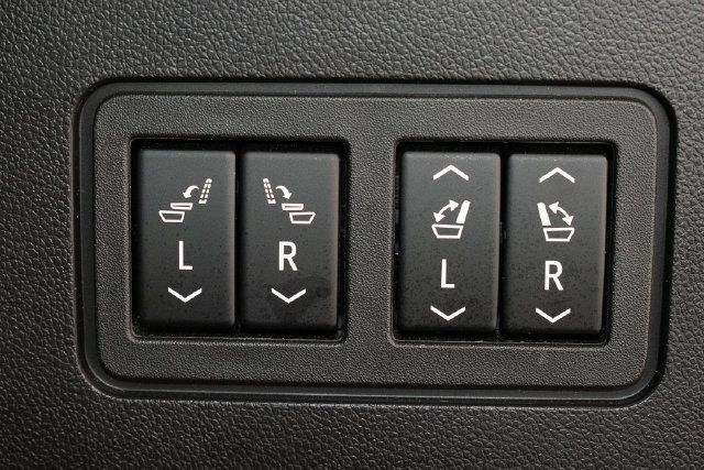 Used 2024 Cadillac XT6 Premium Luxury AWD/4WD image 16
