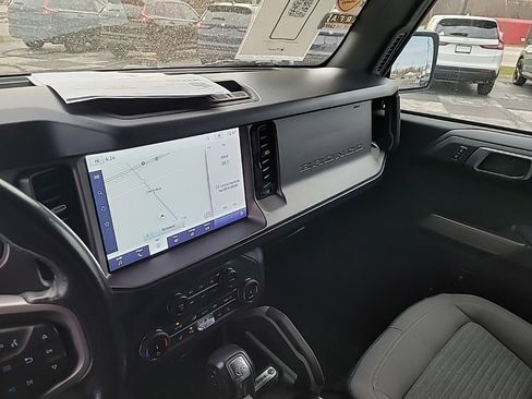 Used 2022 Ford Bronco Outer Banks image 9