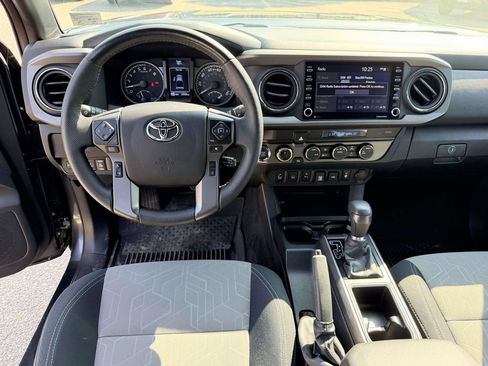 Certified 2023 Toyota Tacoma TRD Off-Road w/ Technology Package AWD/4WD image 2