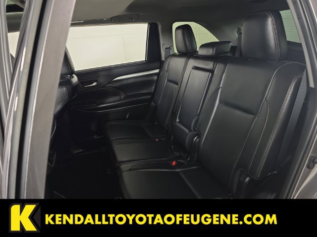Used 2019 Toyota Highlander XLE AWD/4WD image 26