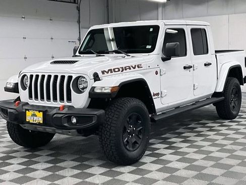 Used 2022 Jeep Gladiator Mojave w/ Trailer Tow Package AWD/4WD image 11