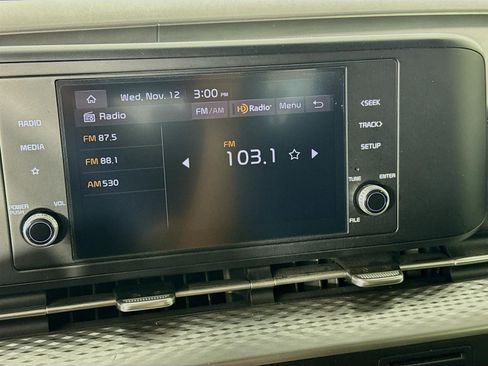 Used 2024 Kia Carnival LX image 14