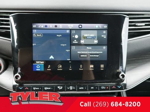 Used 2024 Jeep Wagoneer L Series II w/ Flexible Seating Group AWD/4WD image 46