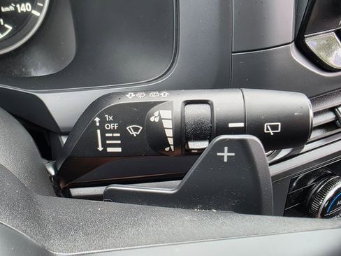 Used 2024 Nissan Pathfinder S image 39