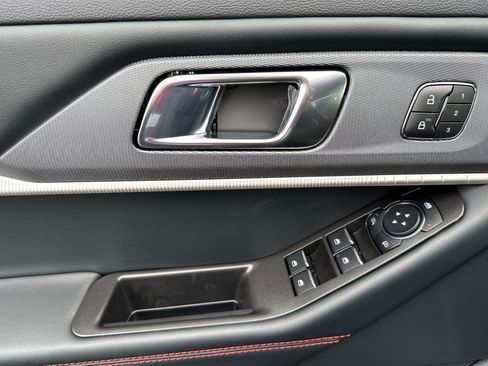 New 2026 Ford Explorer ST-Line w/ ST-Line Street Pack image 10