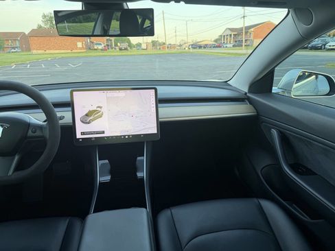 Used 2018 Tesla Model 3 Long Range image 23