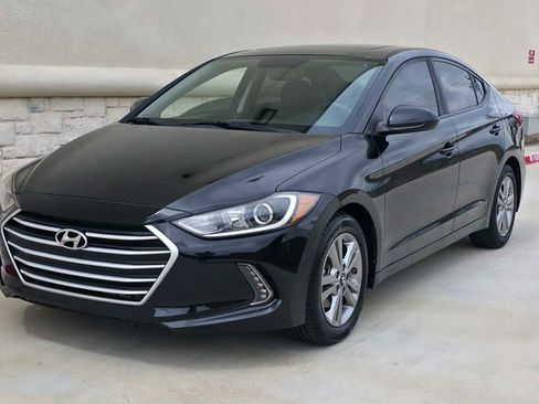 Used 2018 Hyundai Elantra Value Edition FWD image 7