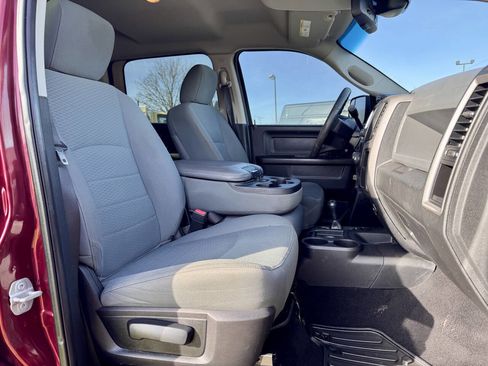 Used 2018 RAM 2500 Tradesman w/ Chrome Appearance Group image 13