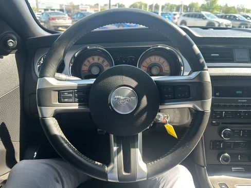 Used 2010 Ford Mustang GT RWD image 11