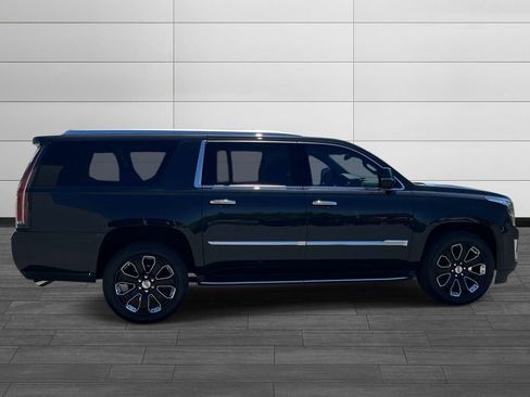 Used 2019 Cadillac Escalade ESV Luxury AWD/4WD image 6