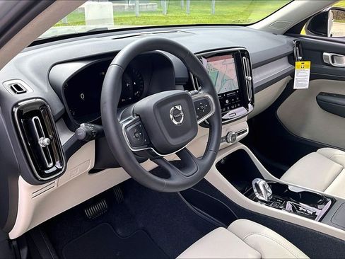 New 2026 Volvo XC40 B5 Plus w/ Protection Package Premier AWD/4WD image 31