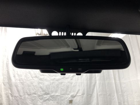 Used 2013 Jeep Wrangler Unlimited Sahara image 17