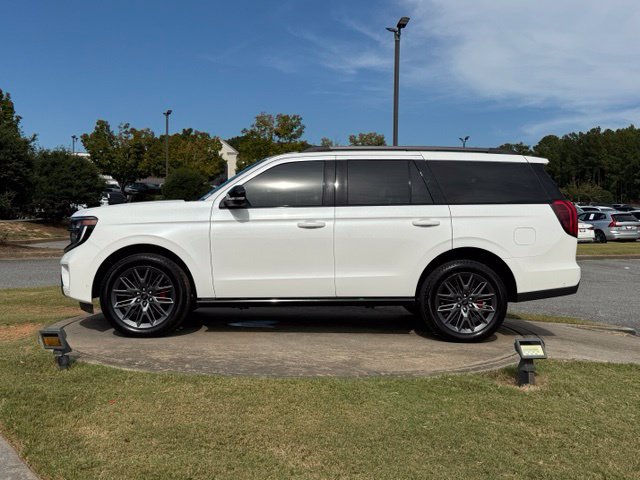 Used 2025 Ford Expedition Platinum w/ Stealth Performance Package AWD/4WD image 4