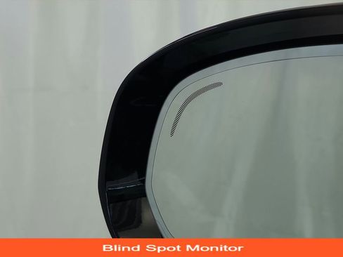 Used 2024 Volvo XC60 B5 Plus image 21