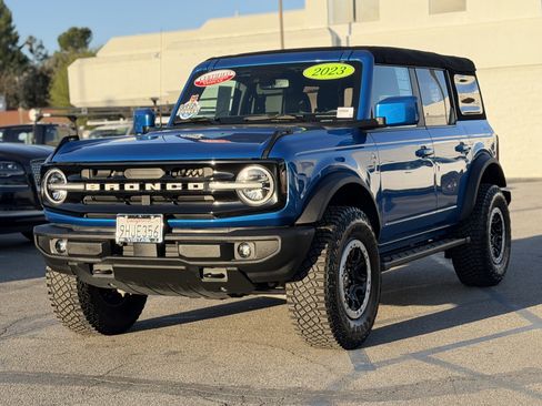Certified 2023 Ford Bronco Outer Banks w/ Sasquatch Package image 3