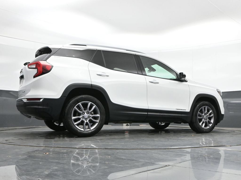 Used 2024 GMC Terrain SLT AWD/4WD image 39