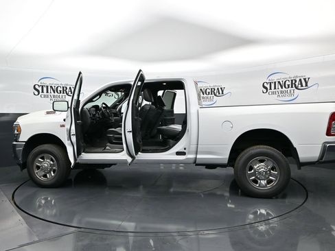 Used 2022 RAM 2500 Tradesman w/ Chrome Appearance Group image 28