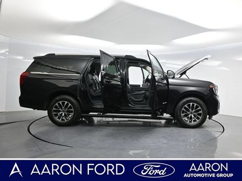 Used 2025 Ford Expedition Max Platinum AWD/4WD image 3