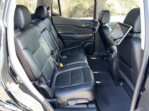 Used 2021 GMC Acadia SLE w/ Driver Convenience Package image 17