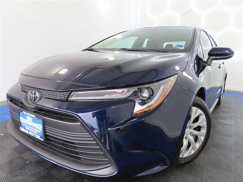 Used 2026 Toyota Corolla LE FWD image 1