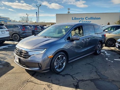 Used 2024 Honda Odyssey Elite image 3