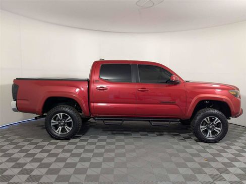 Used 2019 Toyota Tacoma SR5 image 5